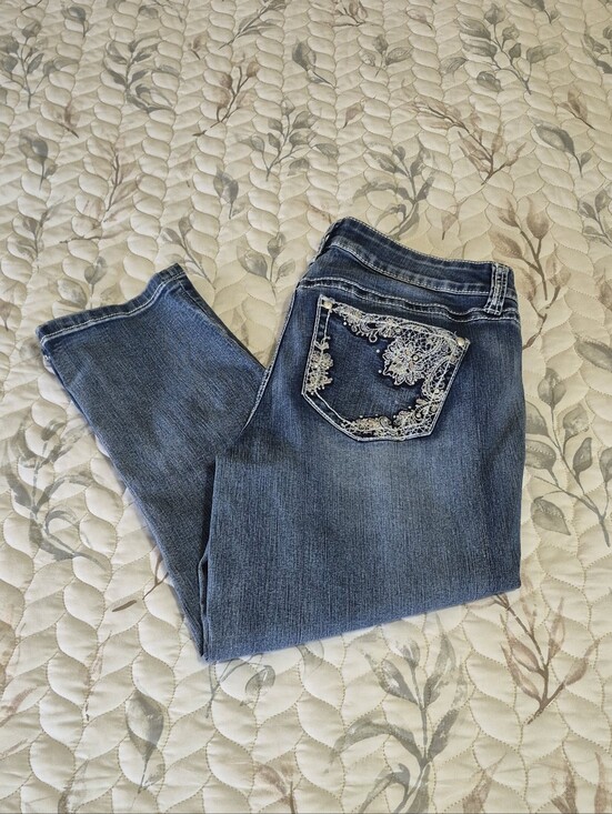 Nd Weekend Other - Women's Blue Embroidered Pocket Capris